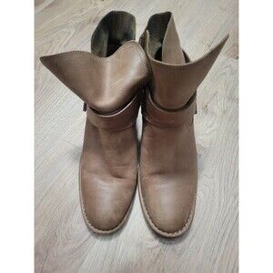 Ugg Elysian tan khaki heel ankle bootie size 10